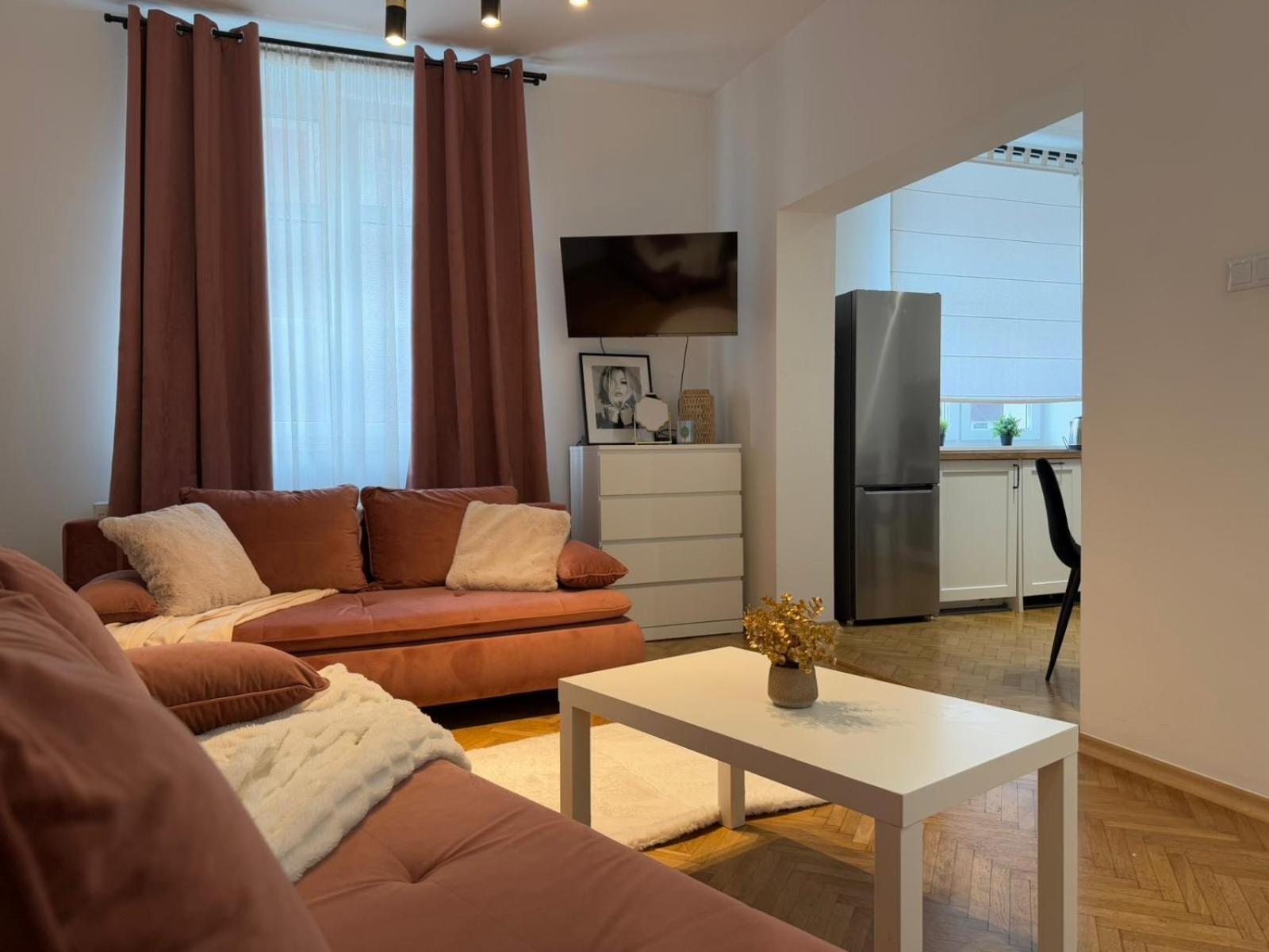 Kobiela Ktw Center Apartment